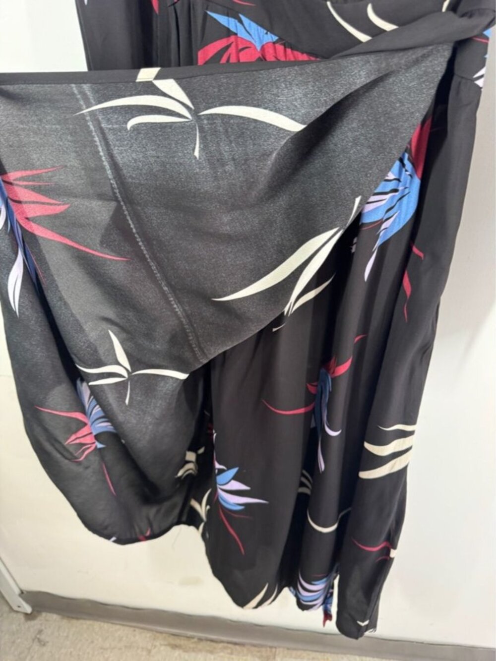 YAYA Wrap Midi Dress Black Floral Long Sleeve Size 44 Boho Casual Chic Vacation - Picture 9 of 15